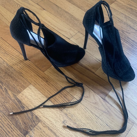 Aldo size 9 velvet 4 inch heels with platform long string straps. - Picture 2 of 8